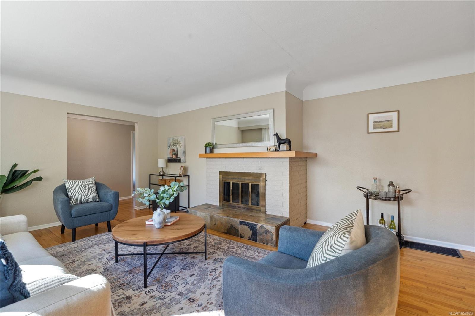 2104 Wenman Dr
