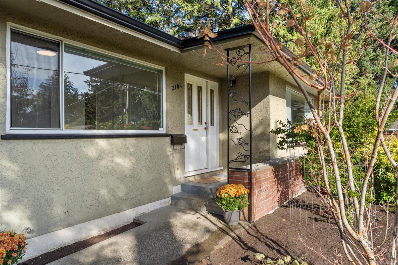 2104 Wenman Dr
