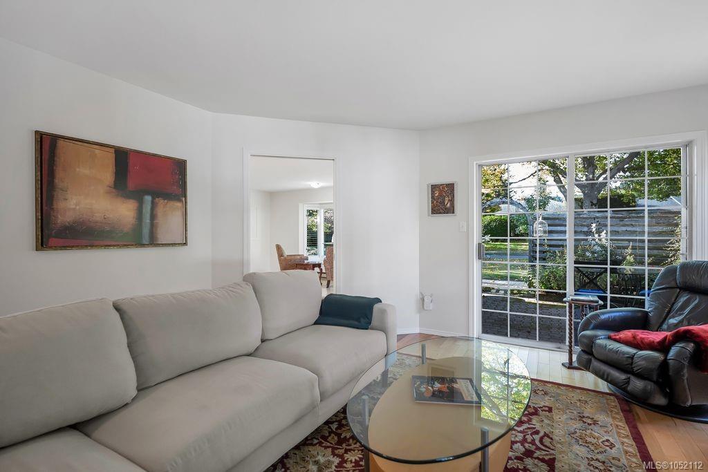 2594 Sinclair Rd