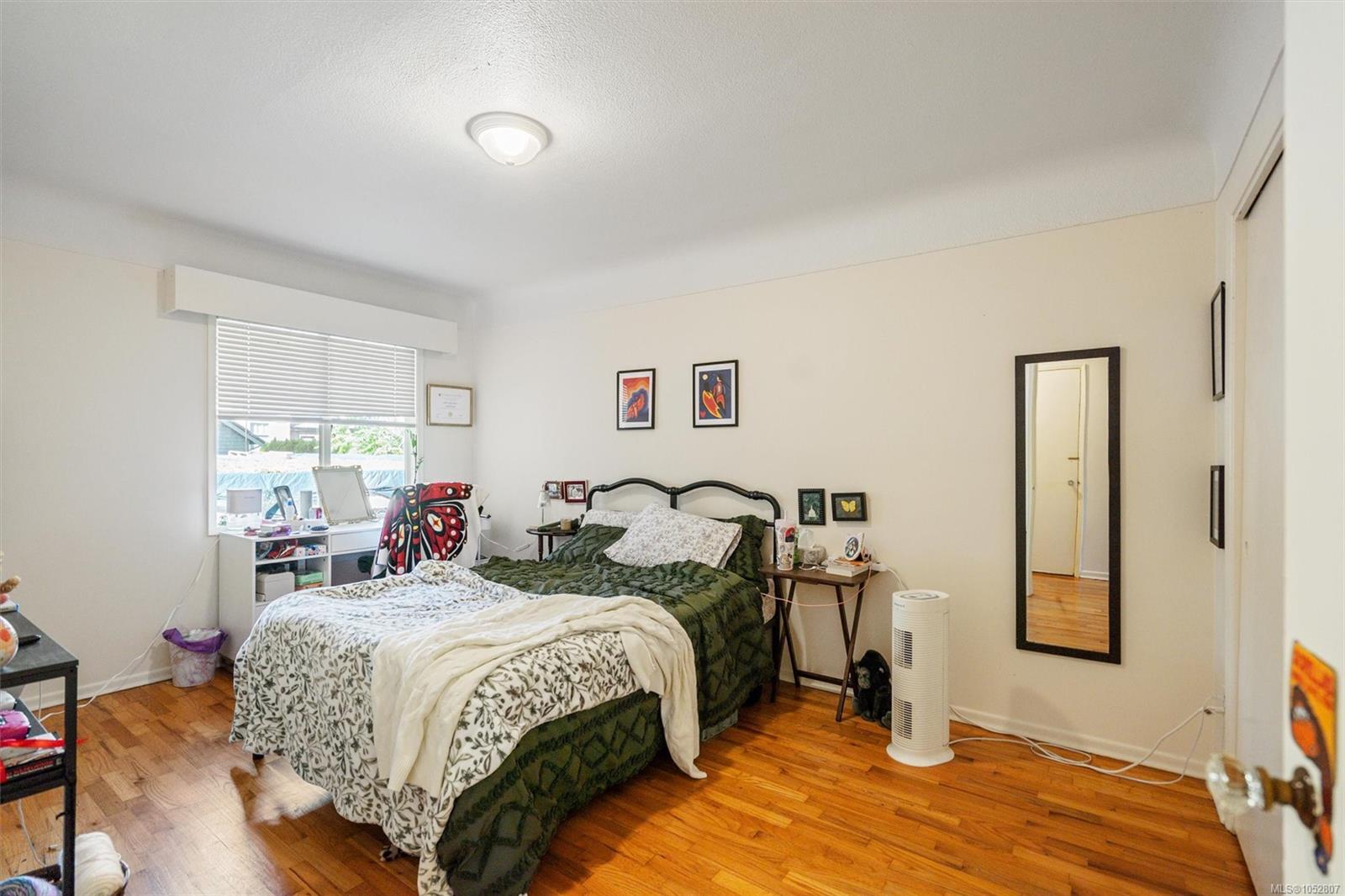 546-548 Linden Ave