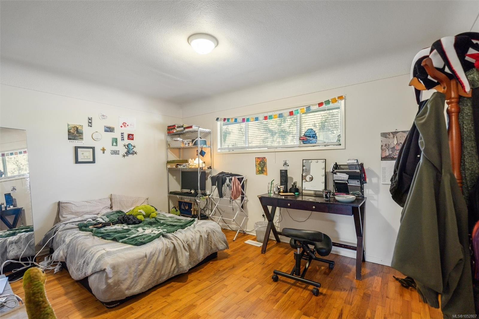 546-548 Linden Ave