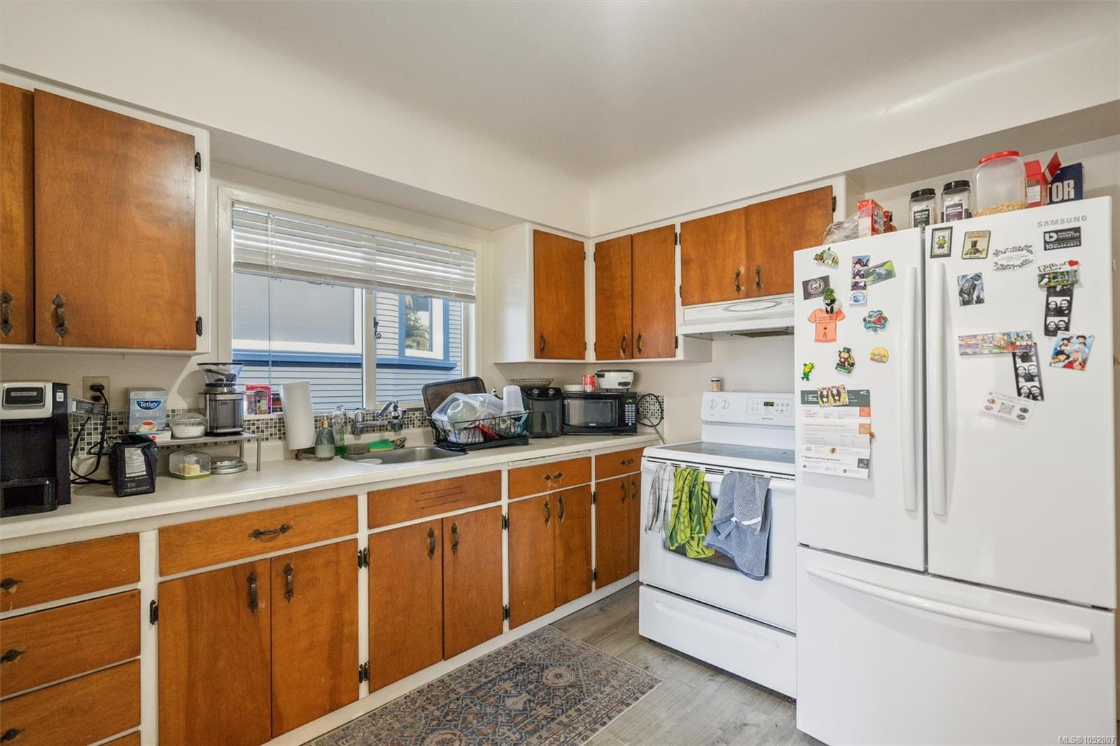 546-548 Linden Ave