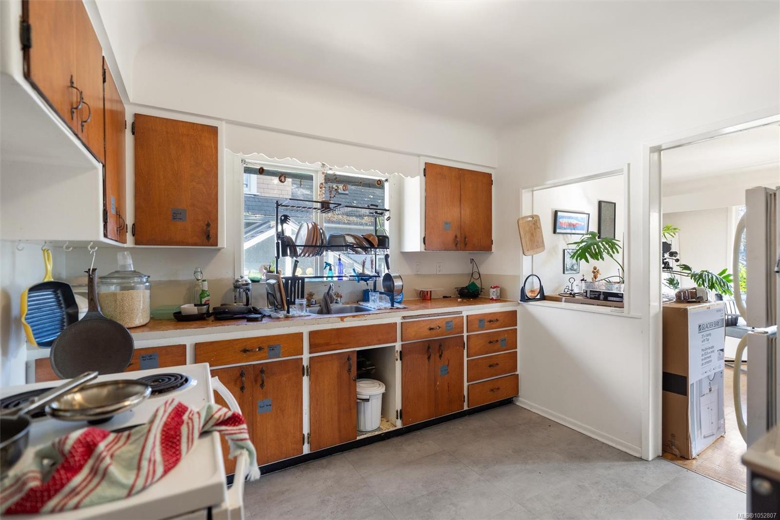 546-548 Linden Ave