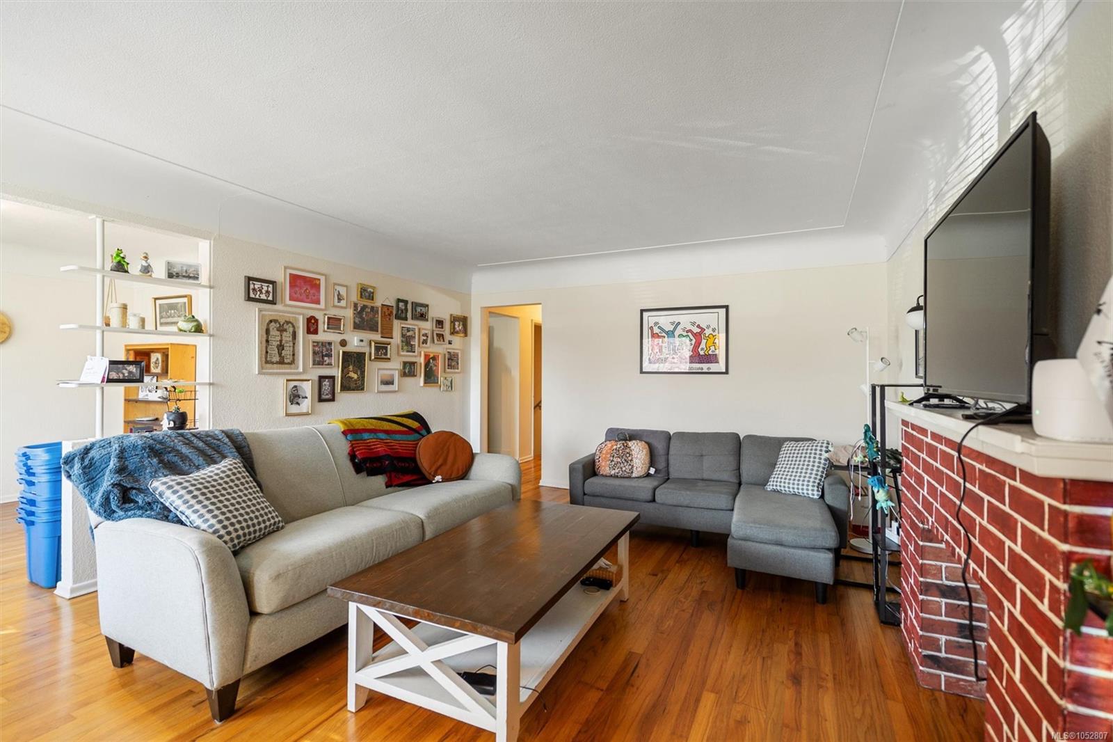 546-548 Linden Ave