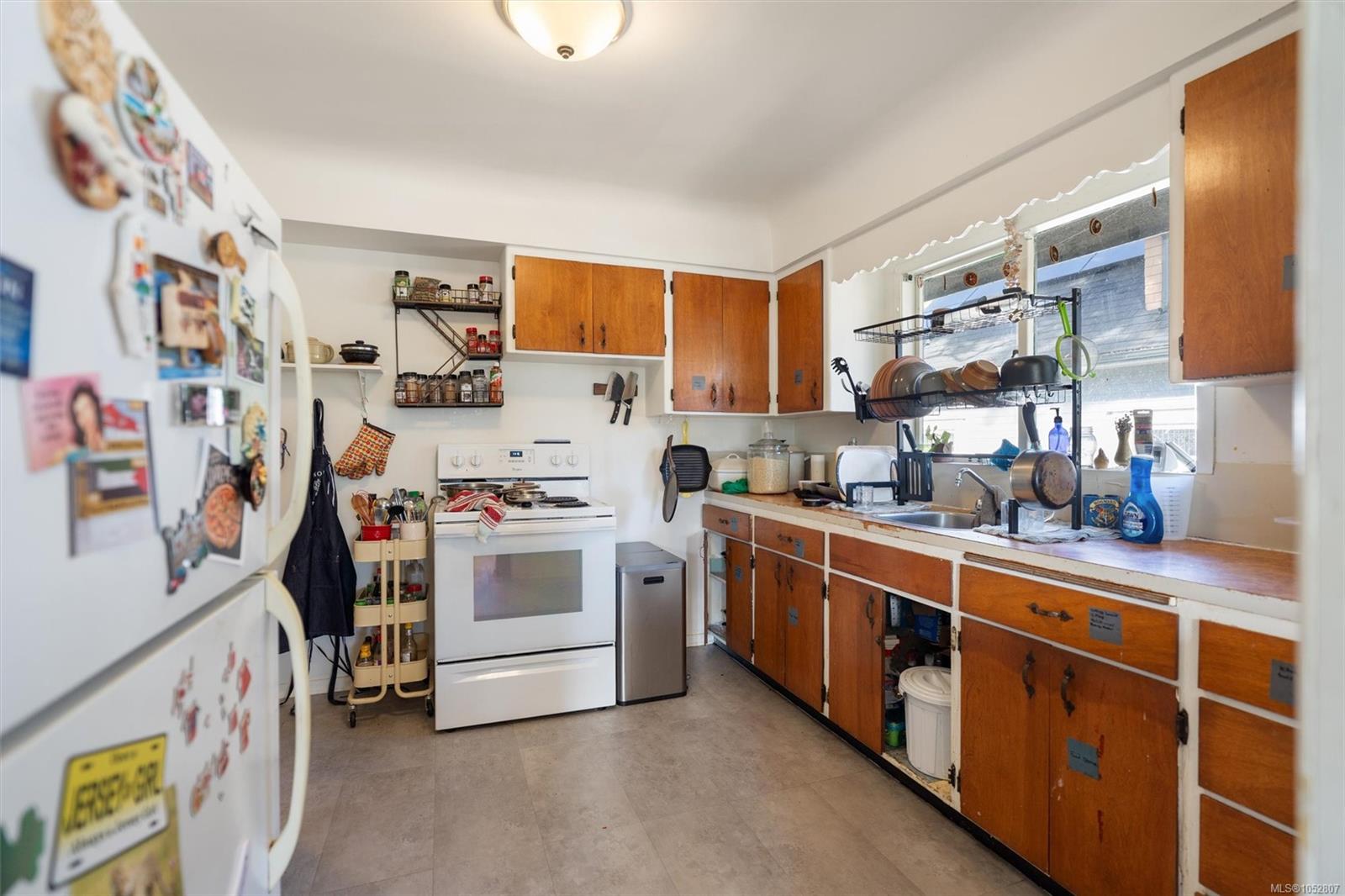 546-548 Linden Ave