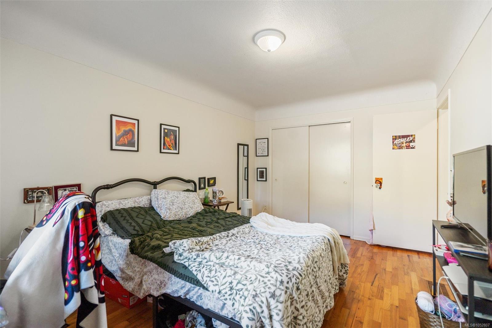 546-548 Linden Ave