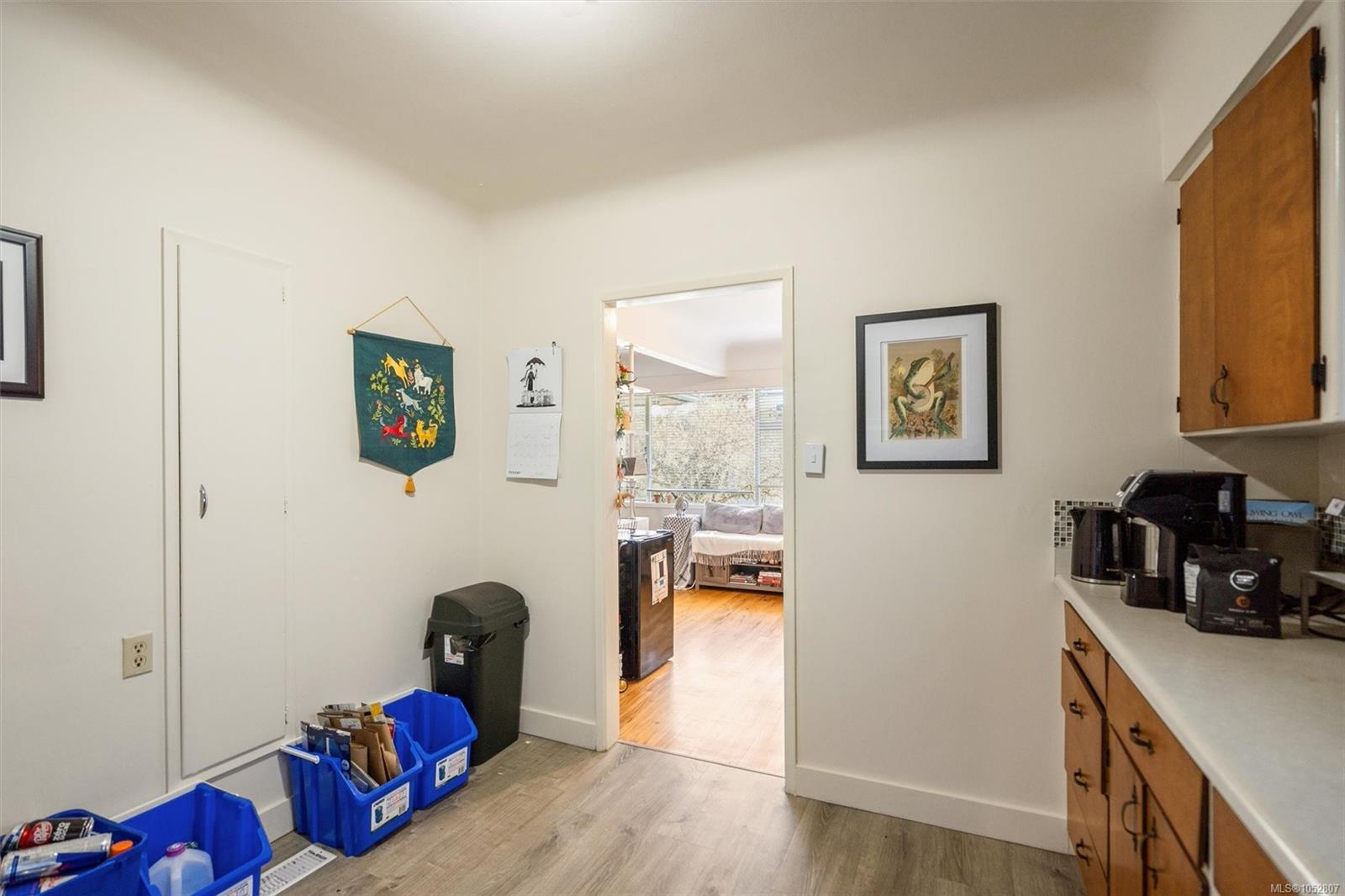546-548 Linden Ave
