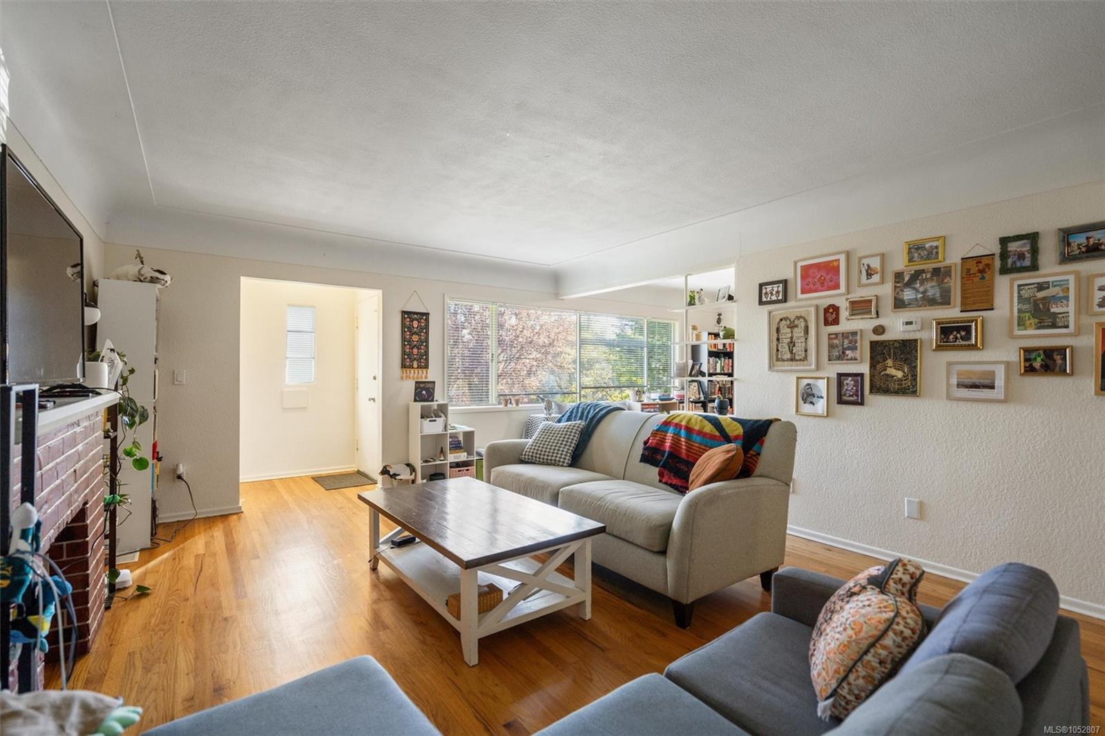 546-548 Linden Ave