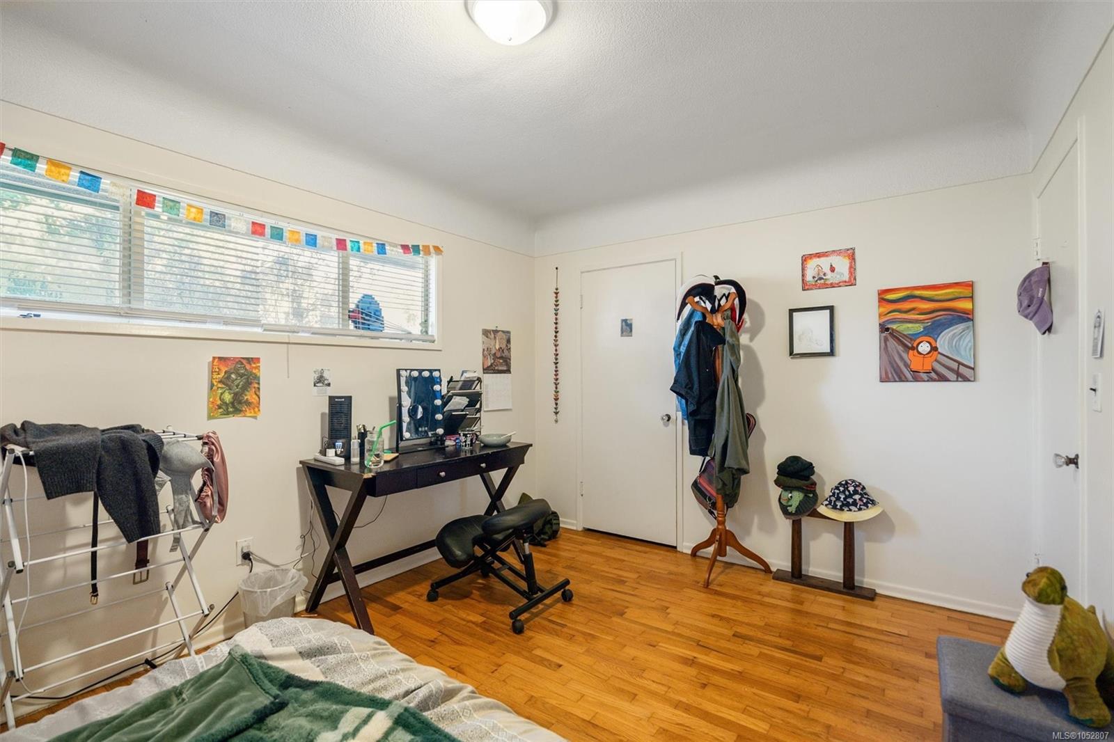 546-548 Linden Ave
