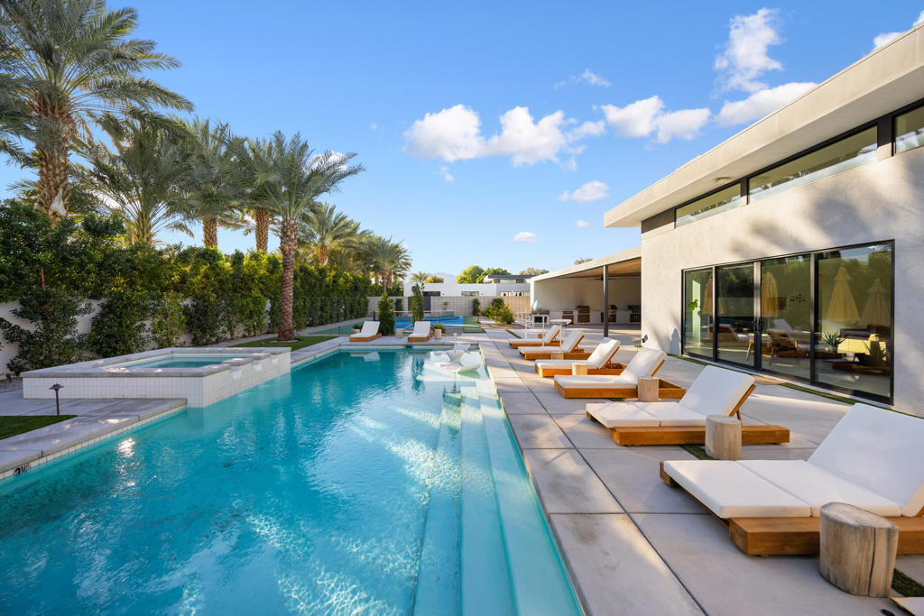 80895 Kiwi Court