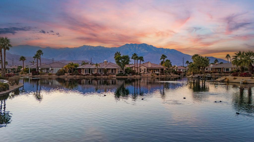 2 Pyramid Lake Court