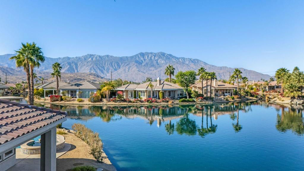 2 Pyramid Lake Court