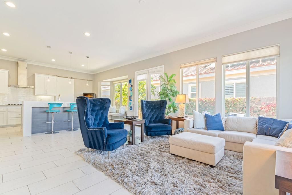 2 Pyramid Lake Court