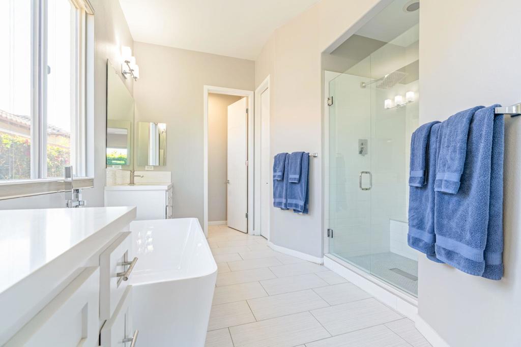 2 Pyramid Lake Court