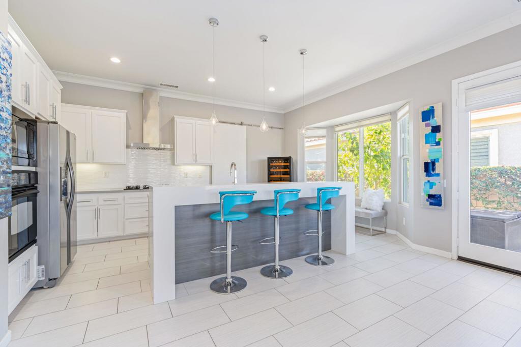 2 Pyramid Lake Court