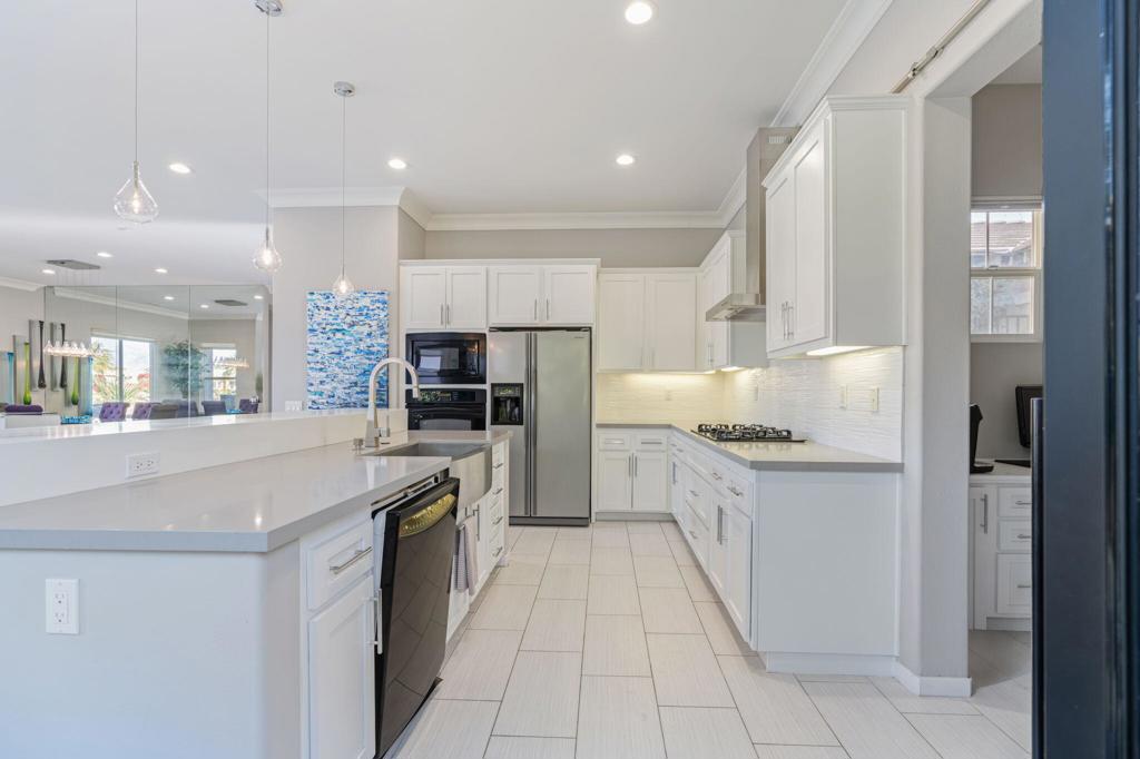 2 Pyramid Lake Court