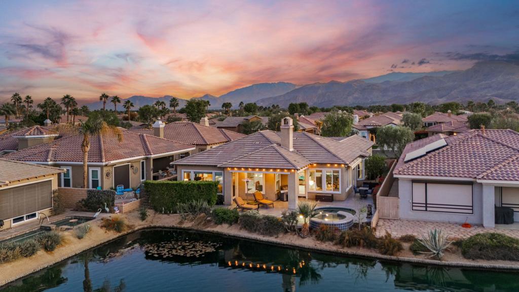 2 Pyramid Lake Court