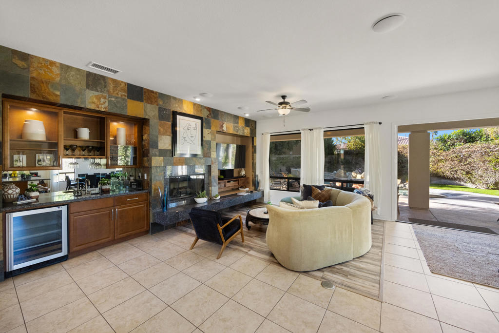 81084 Falling Leaf Court