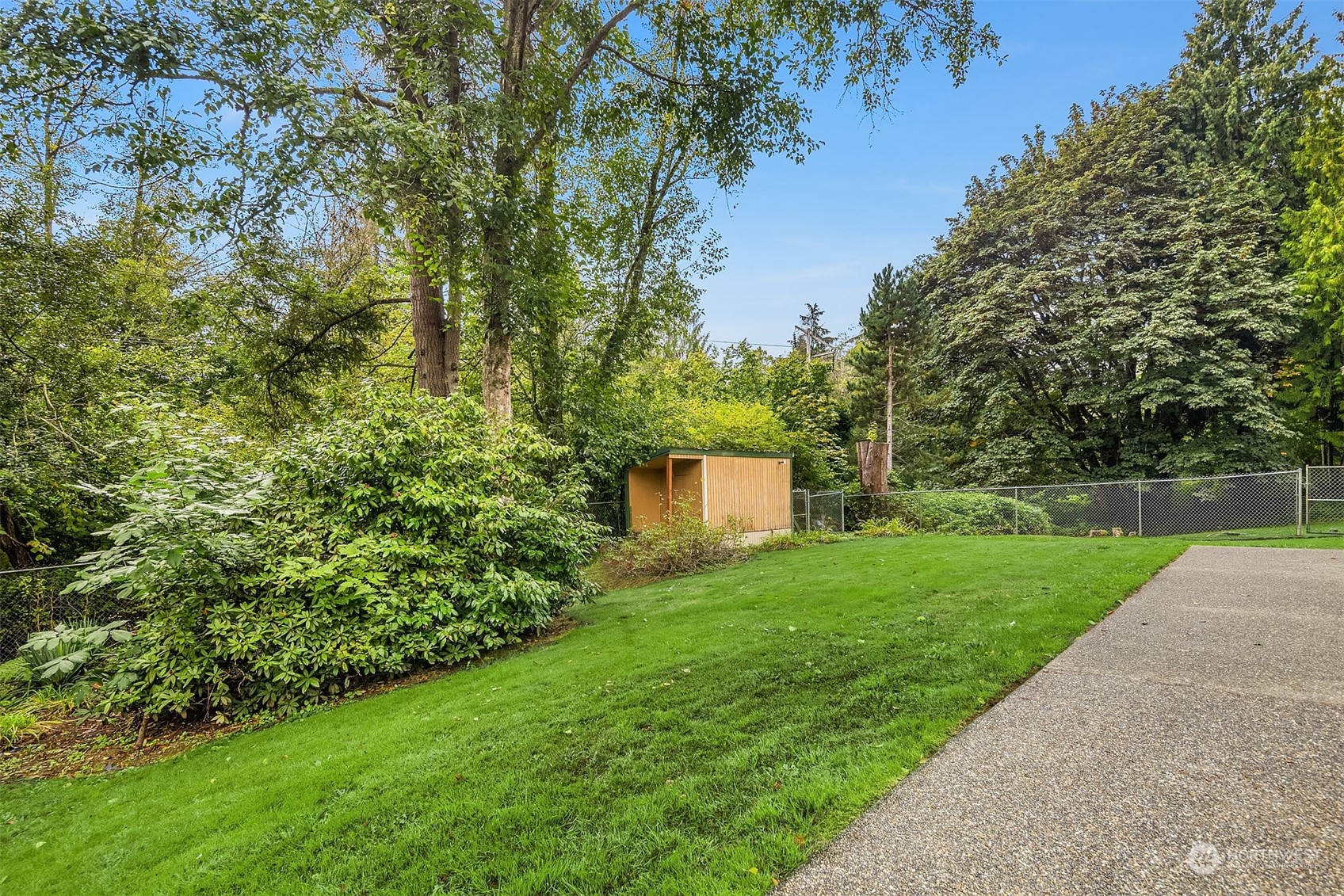 117 to 119 110th Avenue Ct E