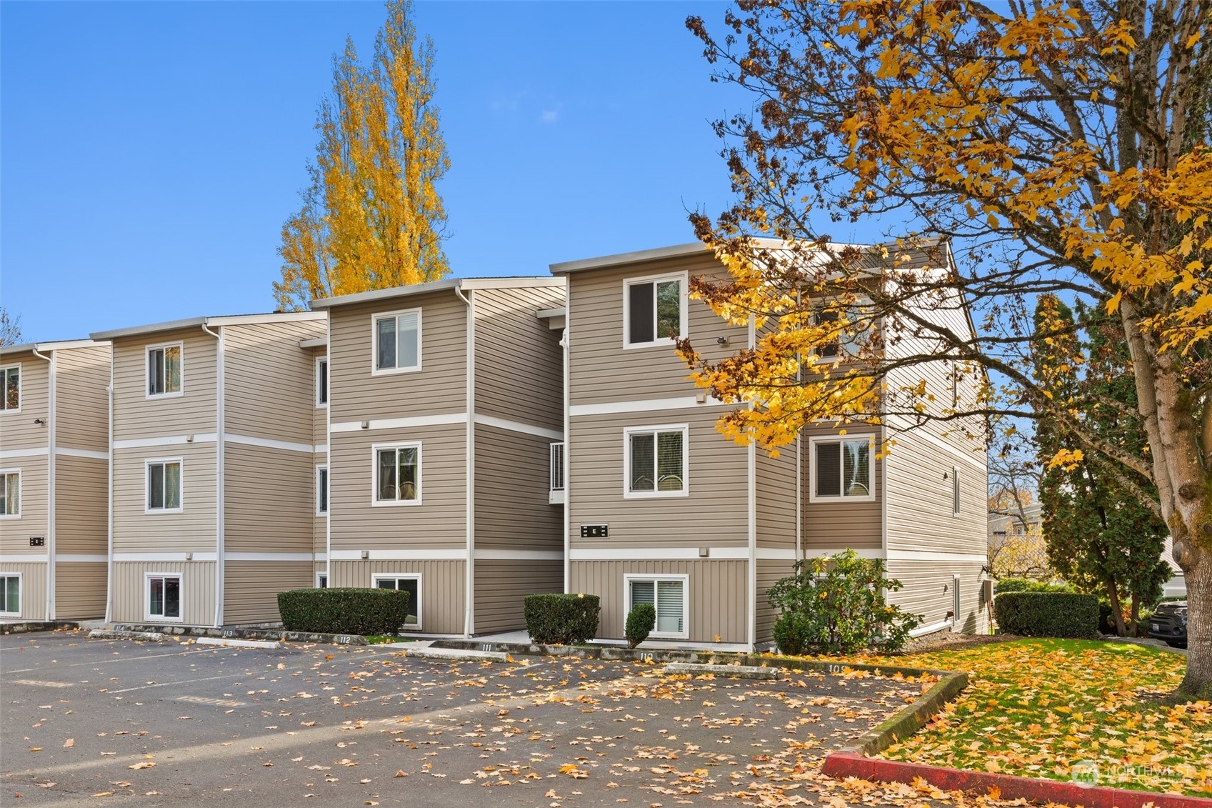 12423 NE 131st Court Unit: E301