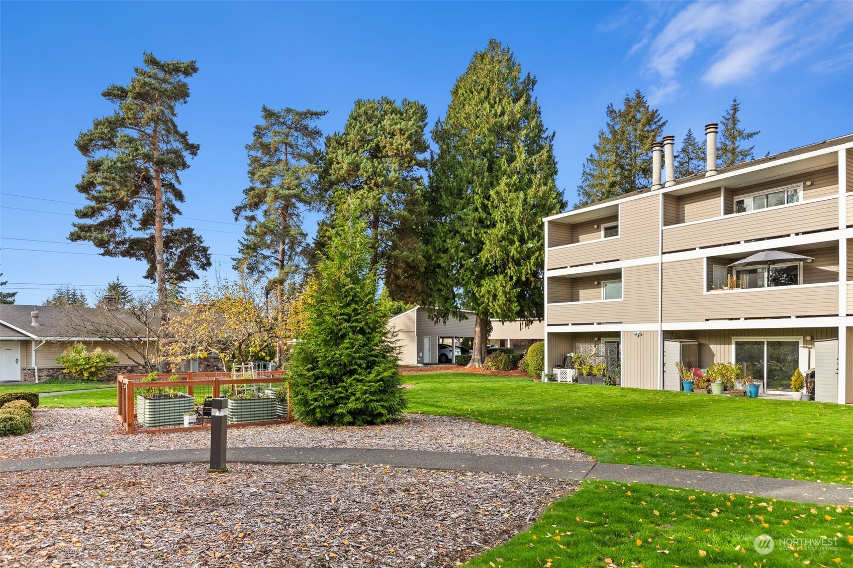 12423 NE 131st Court Unit: E301