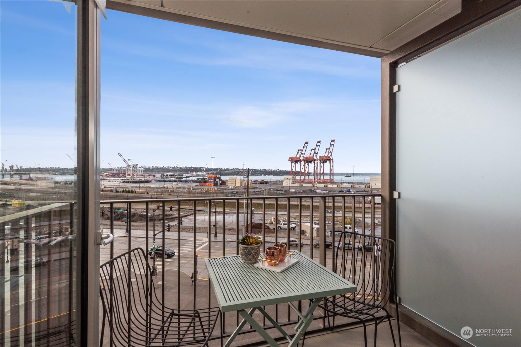 590 1st Avenue S Unit: 607