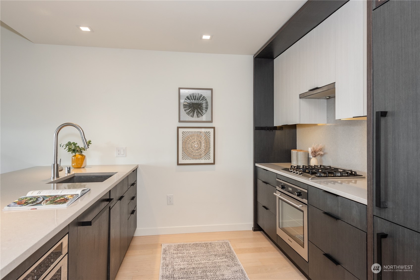 590 1st Avenue S Unit: 607