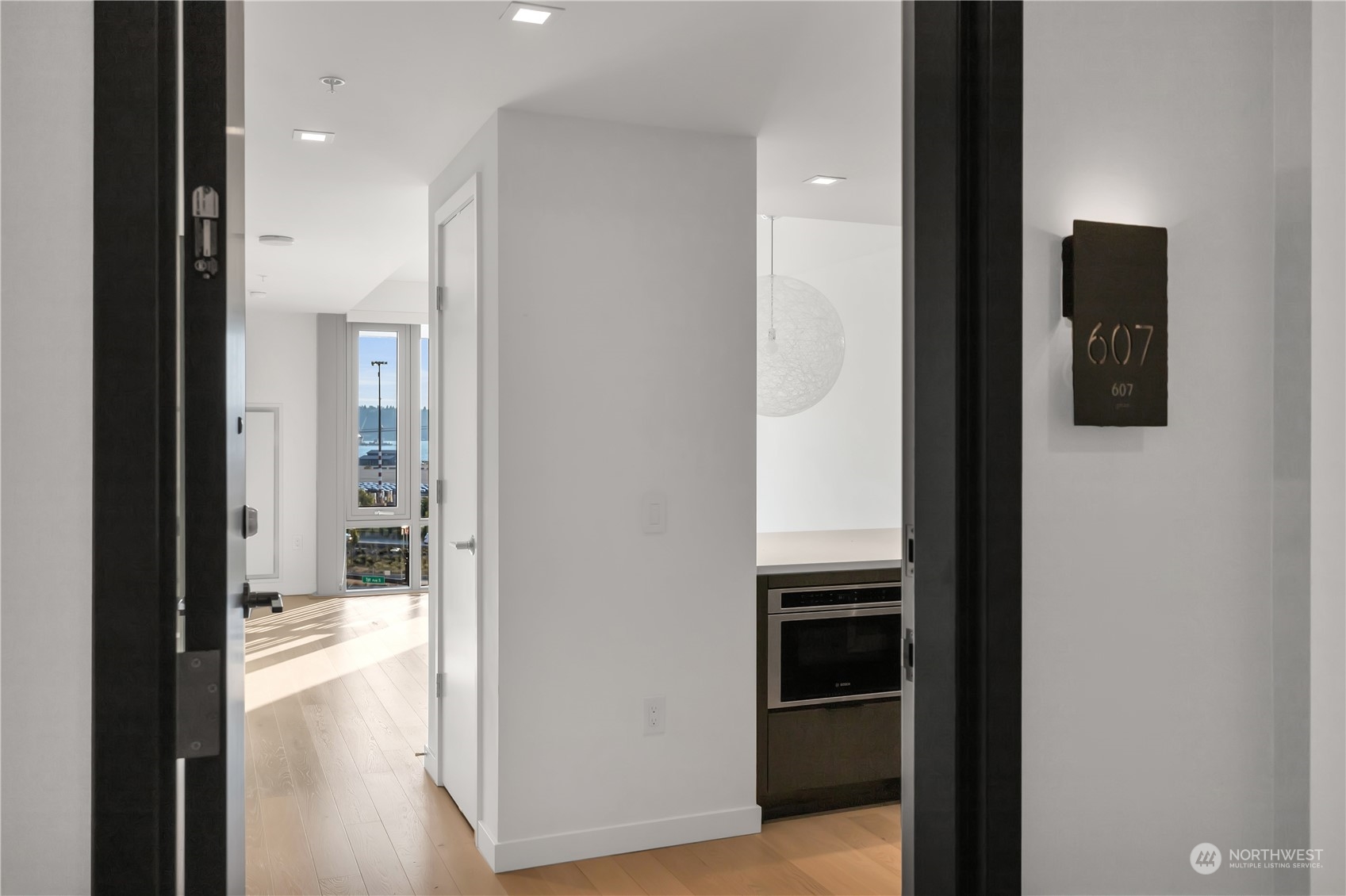 590 1st Avenue S Unit: 607