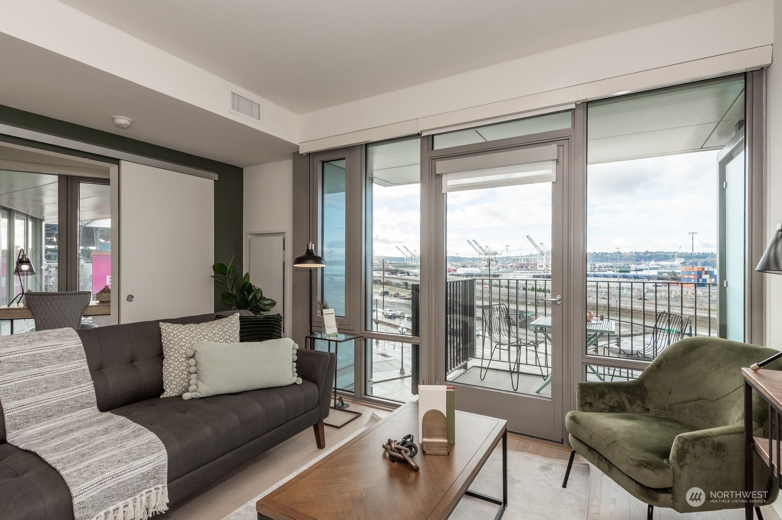 590 1st Avenue S Unit: 607