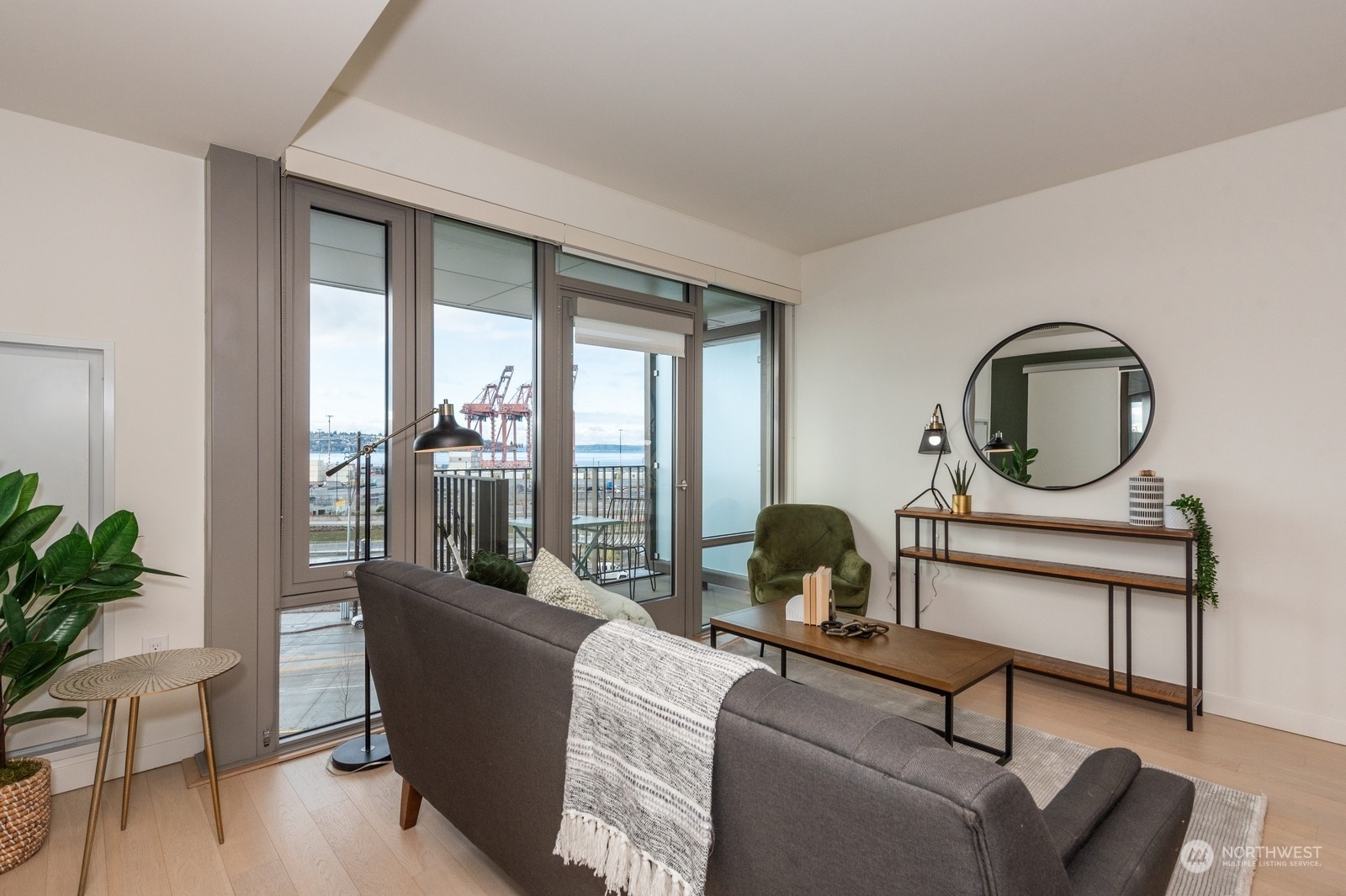 590 1st Avenue S Unit: 607