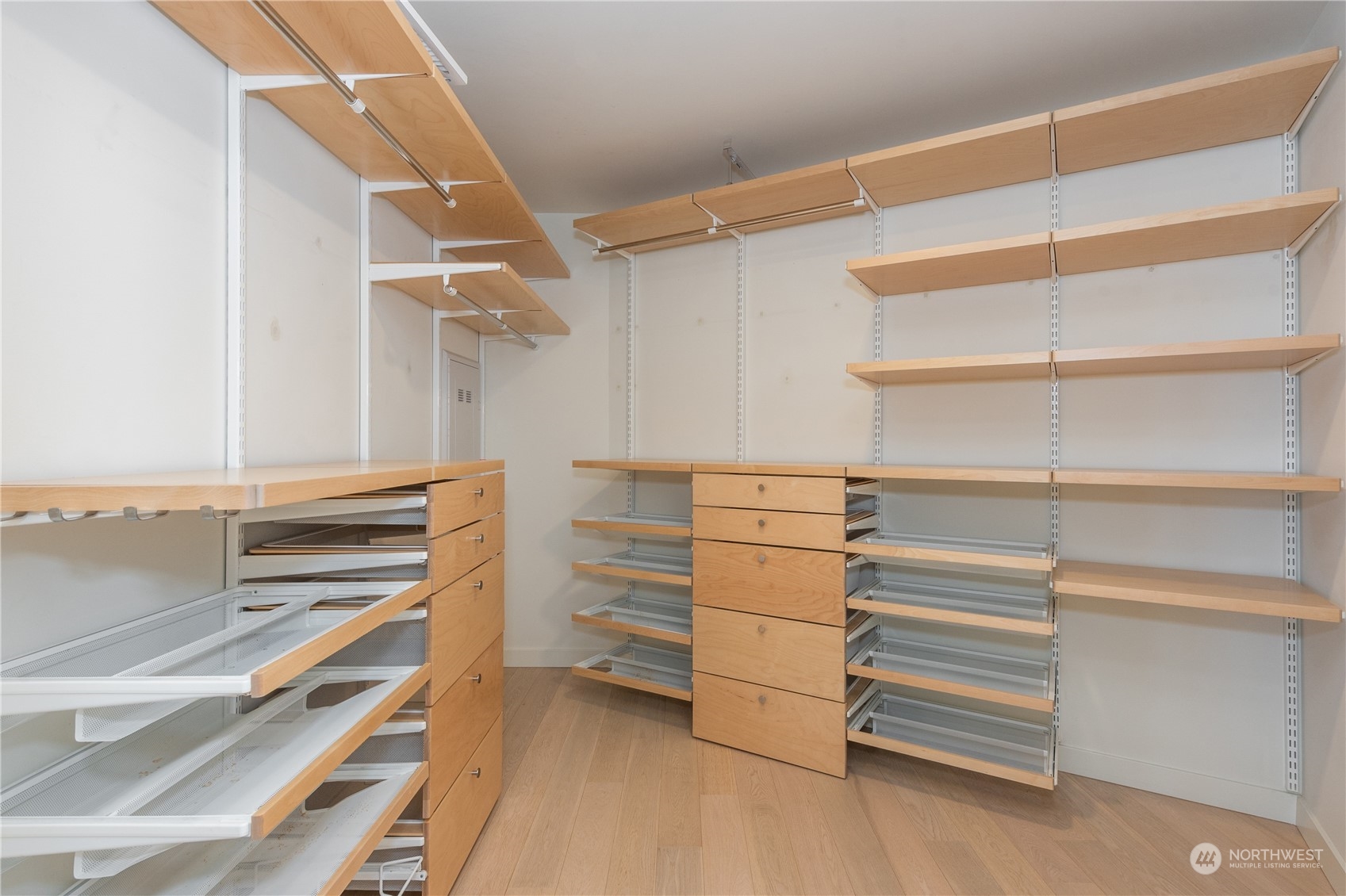 590 1st Avenue S Unit: 607