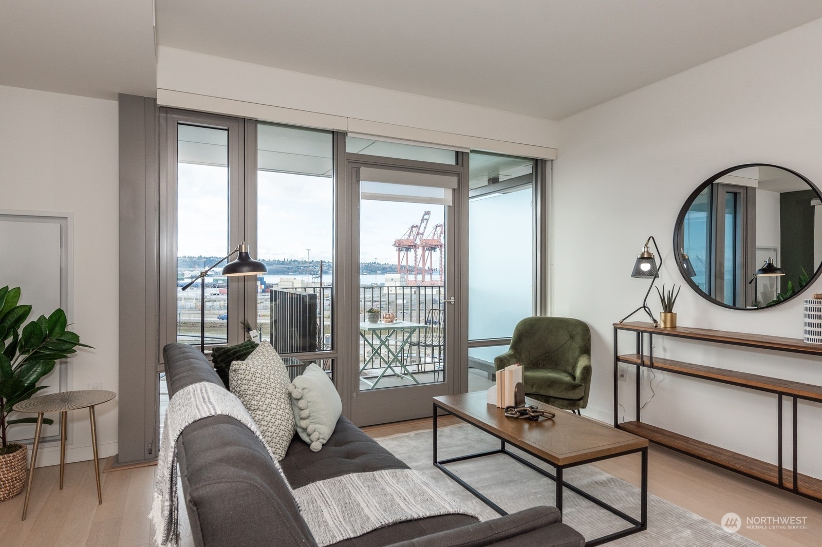 590 1st Avenue S Unit: 607