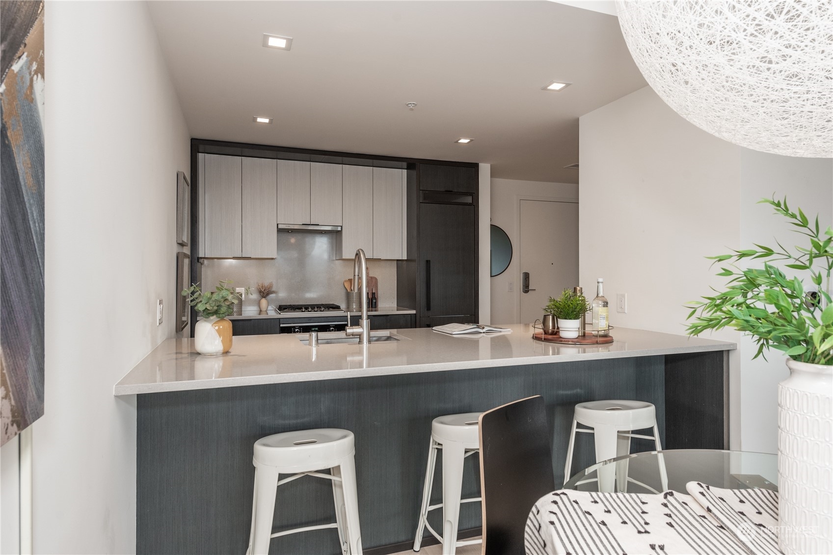 590 1st Avenue S Unit: 607