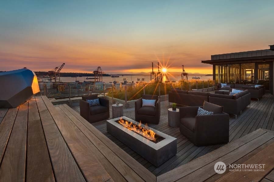 590 1st Avenue S Unit: 607