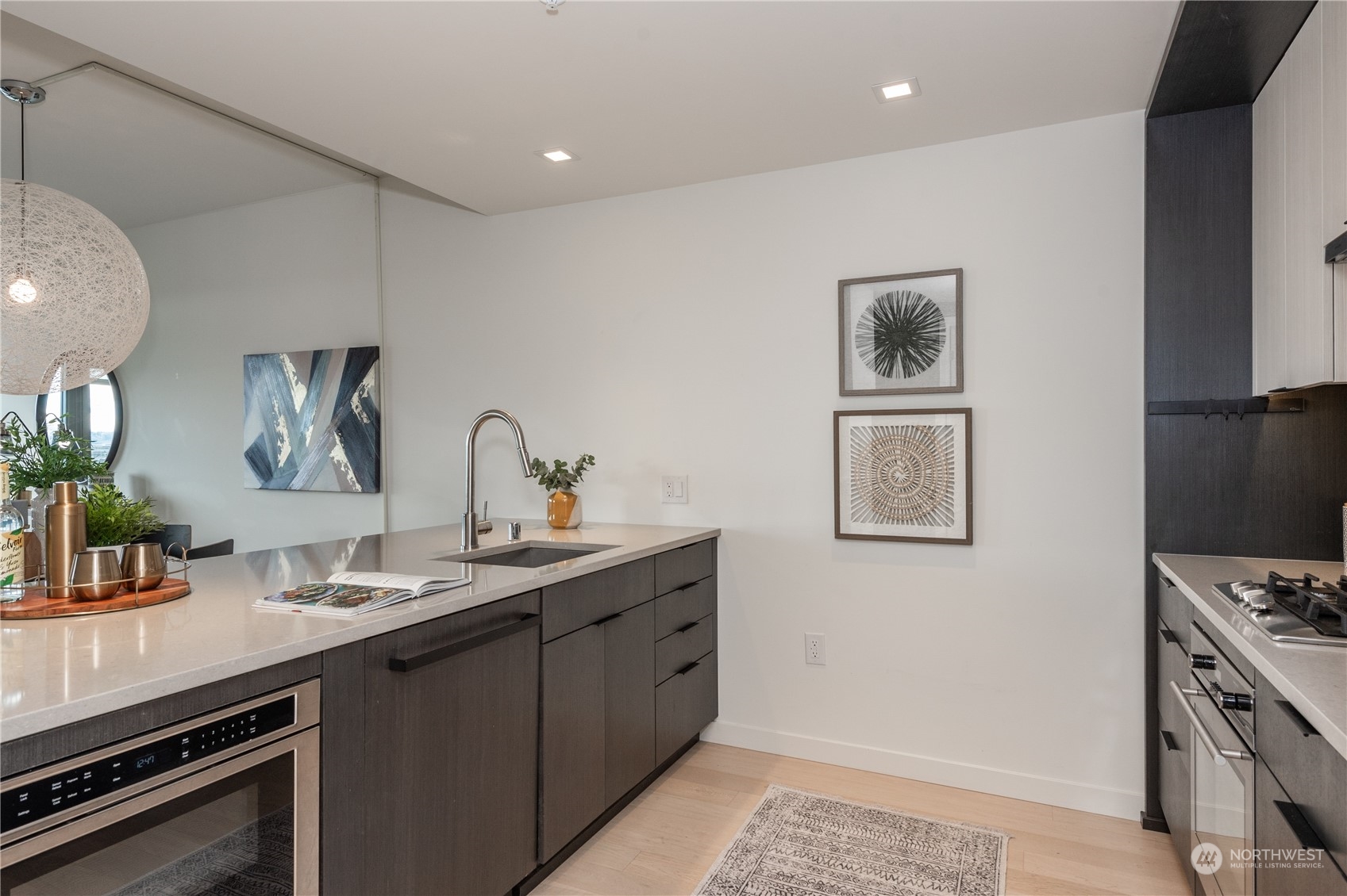590 1st Avenue S Unit: 607