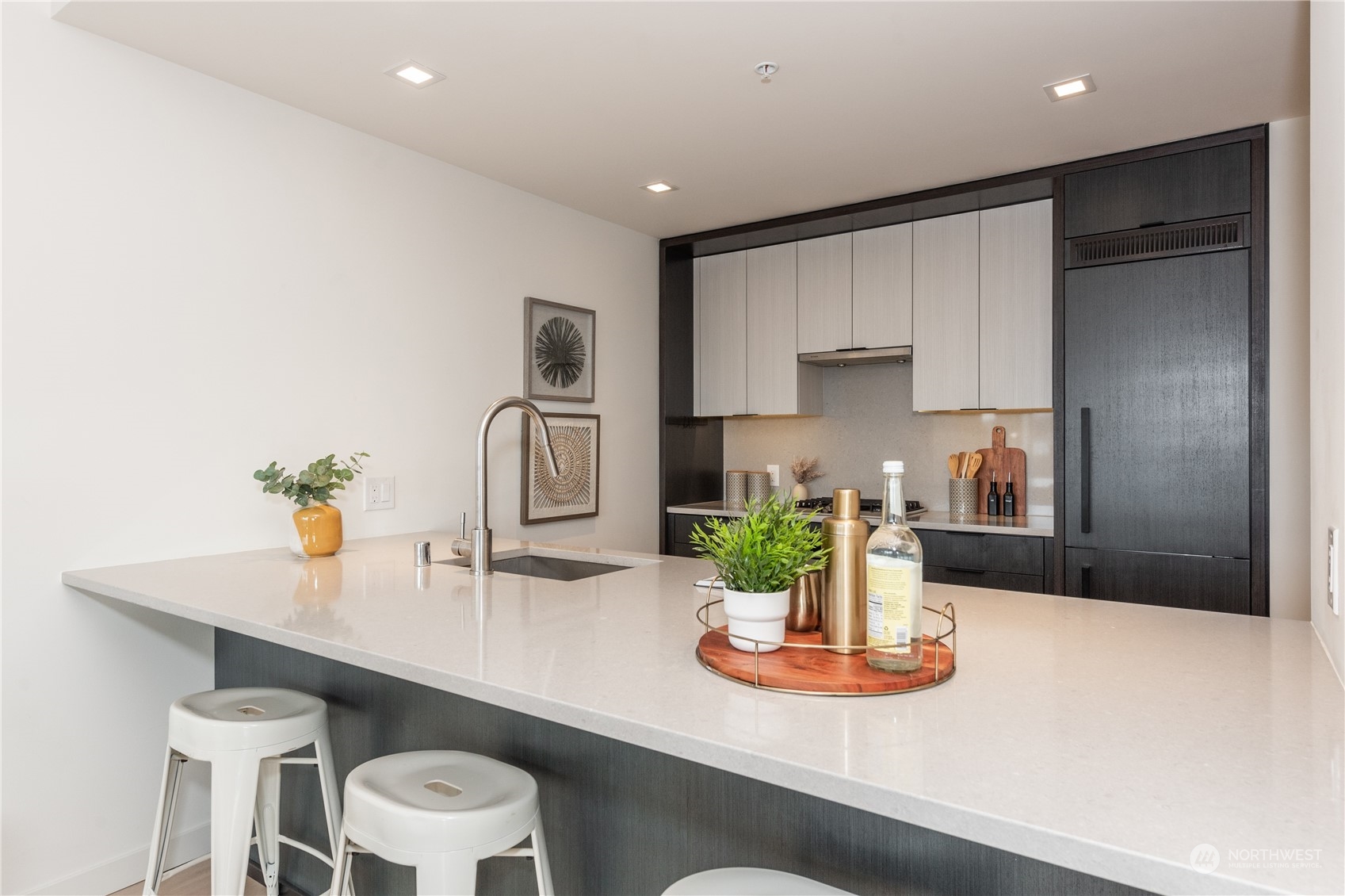 590 1st Avenue S Unit: 607