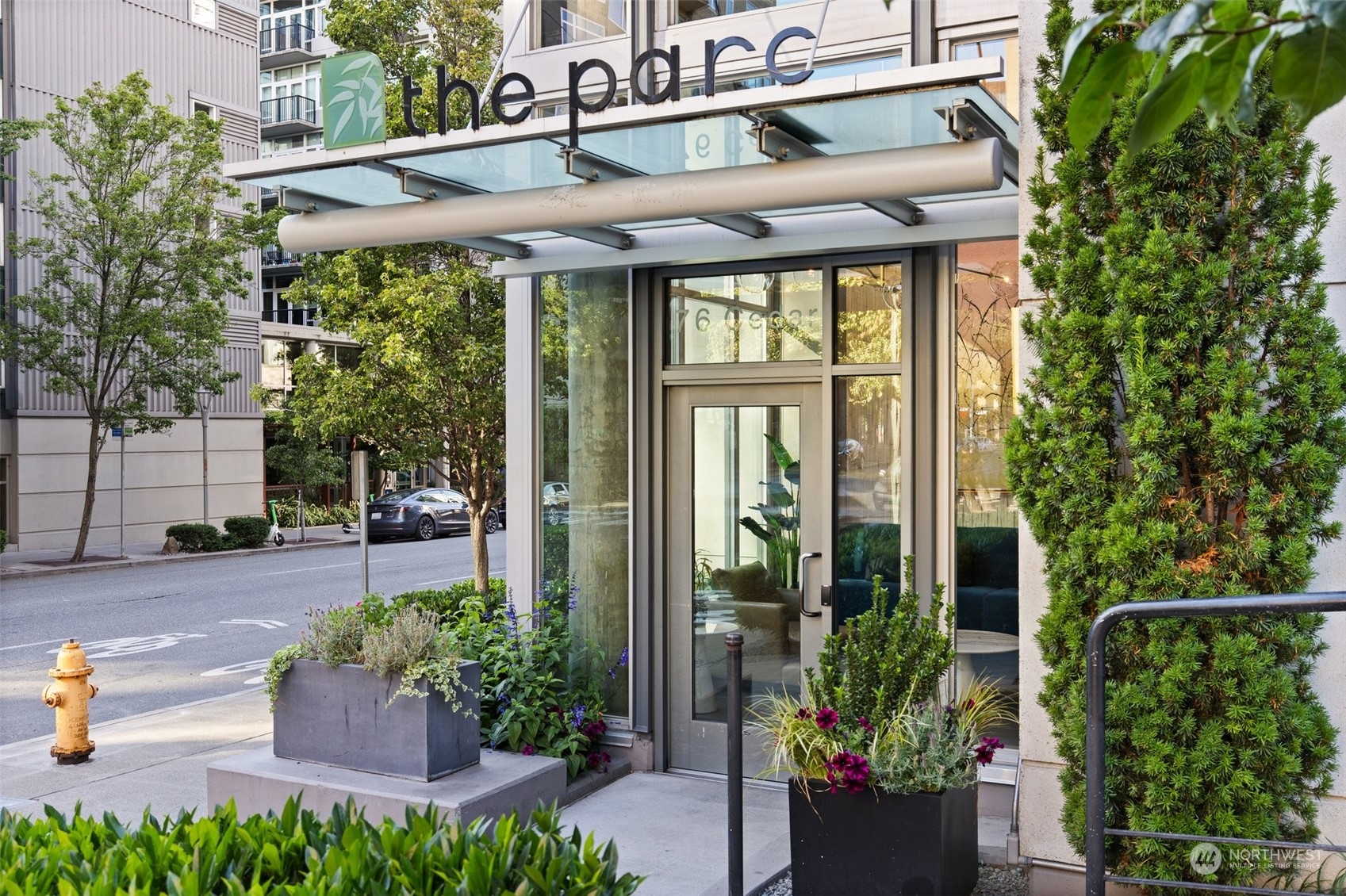 76 Cedar Street Unit: PH 5