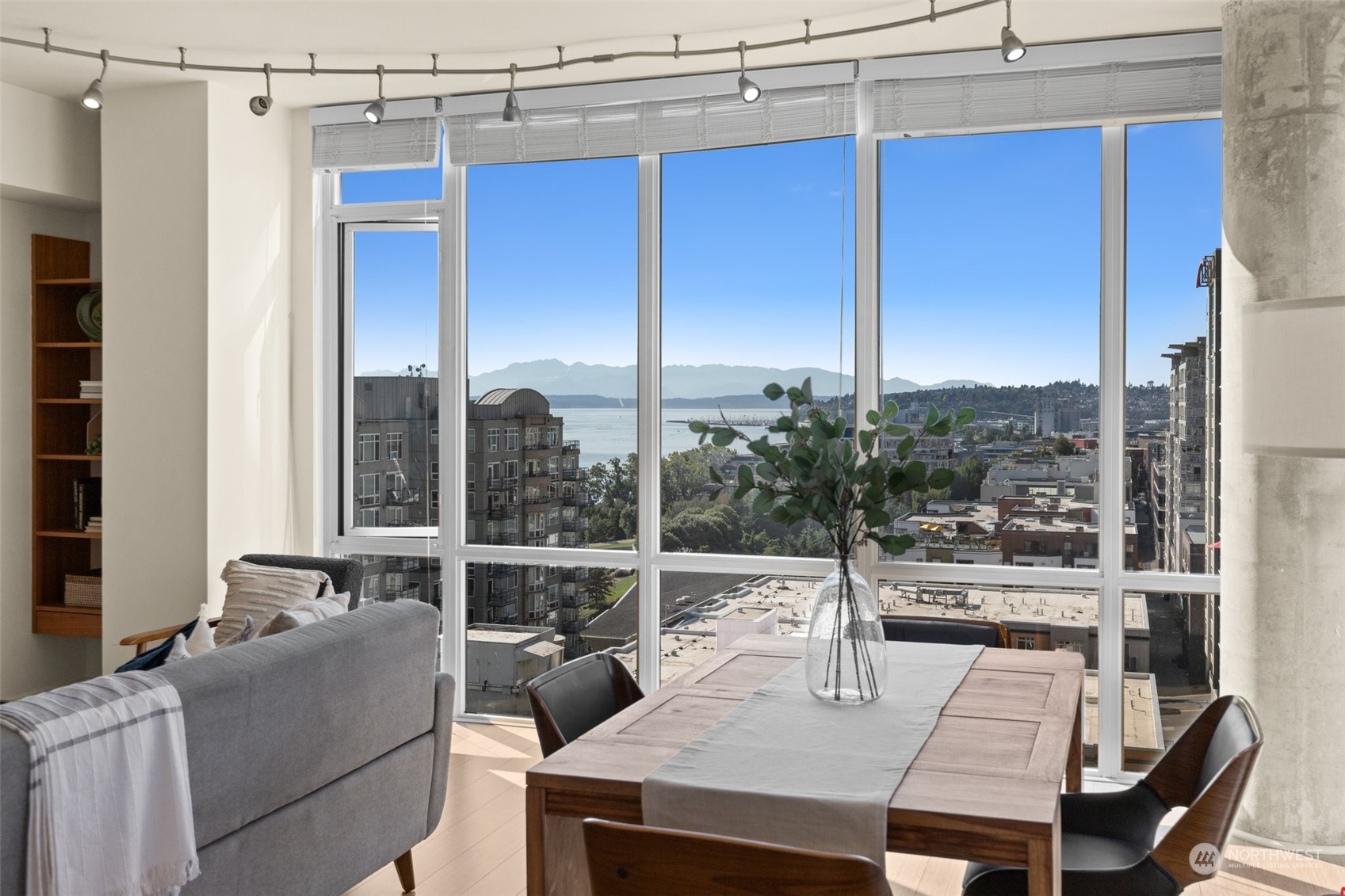 76 Cedar Street Unit: PH 5