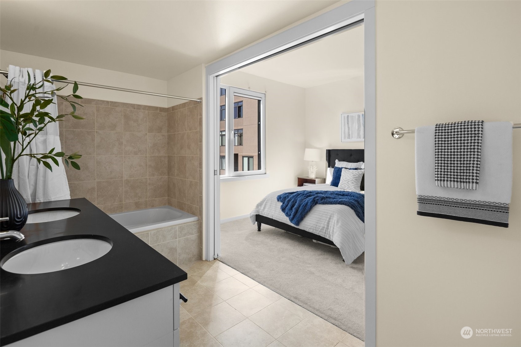 76 Cedar Street Unit: PH 5