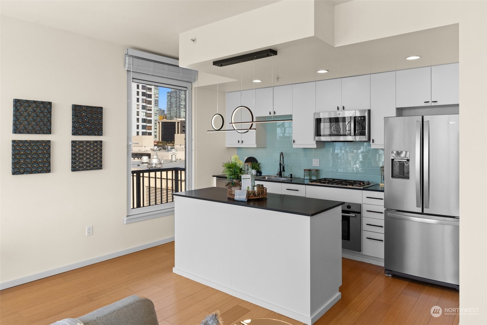 76 Cedar Street Unit: PH 5