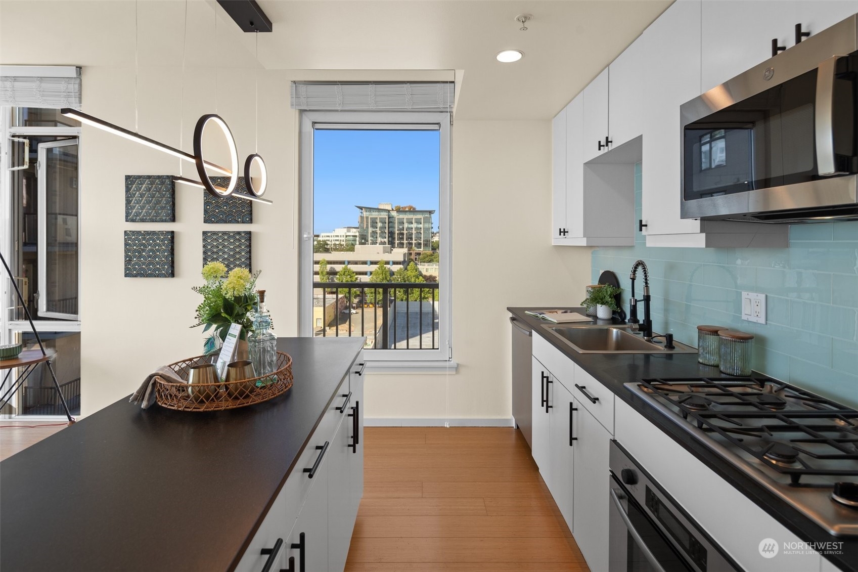 76 Cedar Street Unit: PH 5
