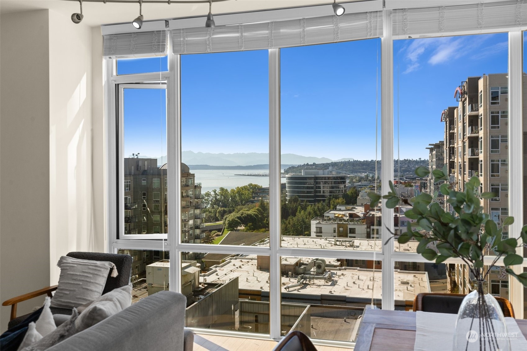 76 Cedar Street Unit: PH 5