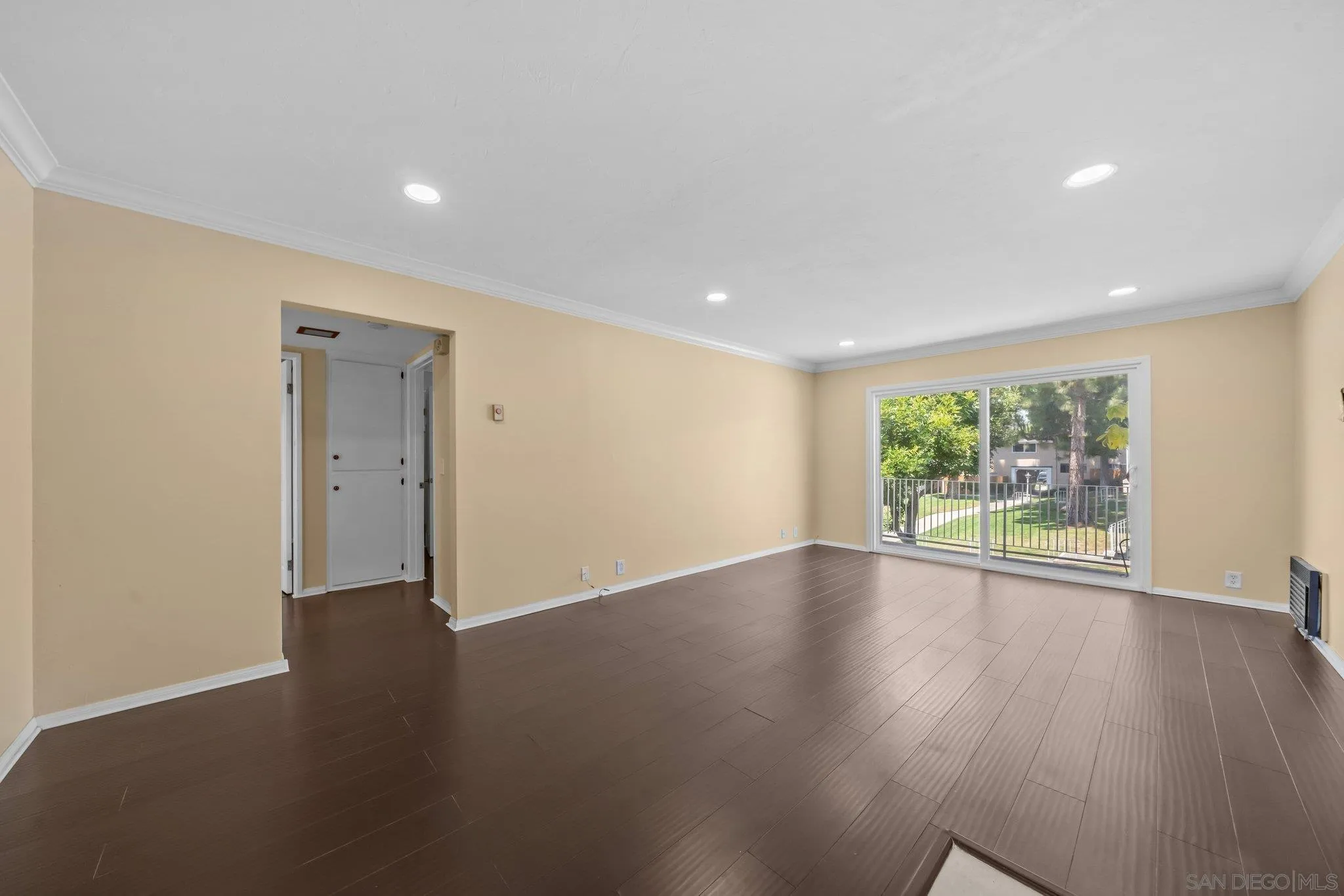 4540 Maple Ave Unit 239