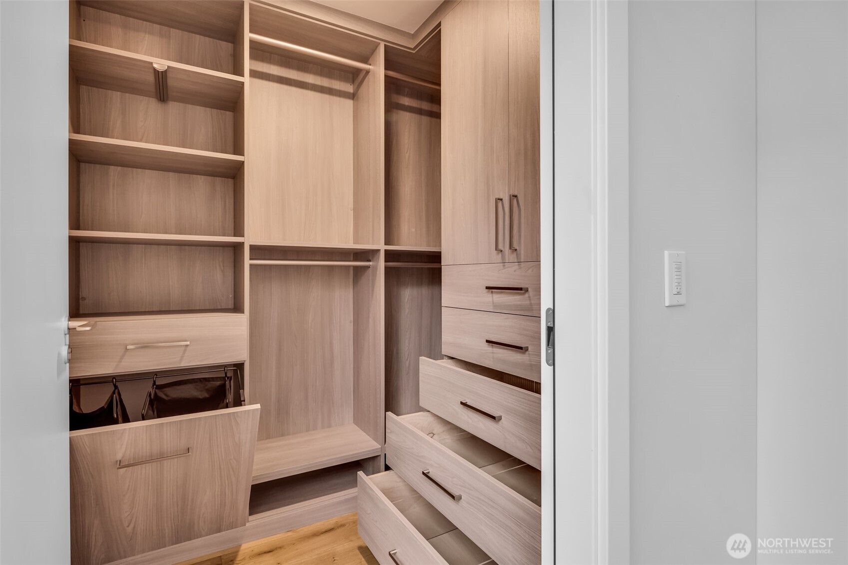 121 Stewart Street Unit: 1003