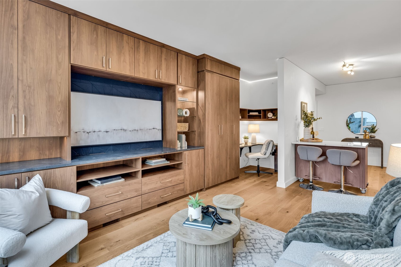 121 Stewart Street Unit: 1003