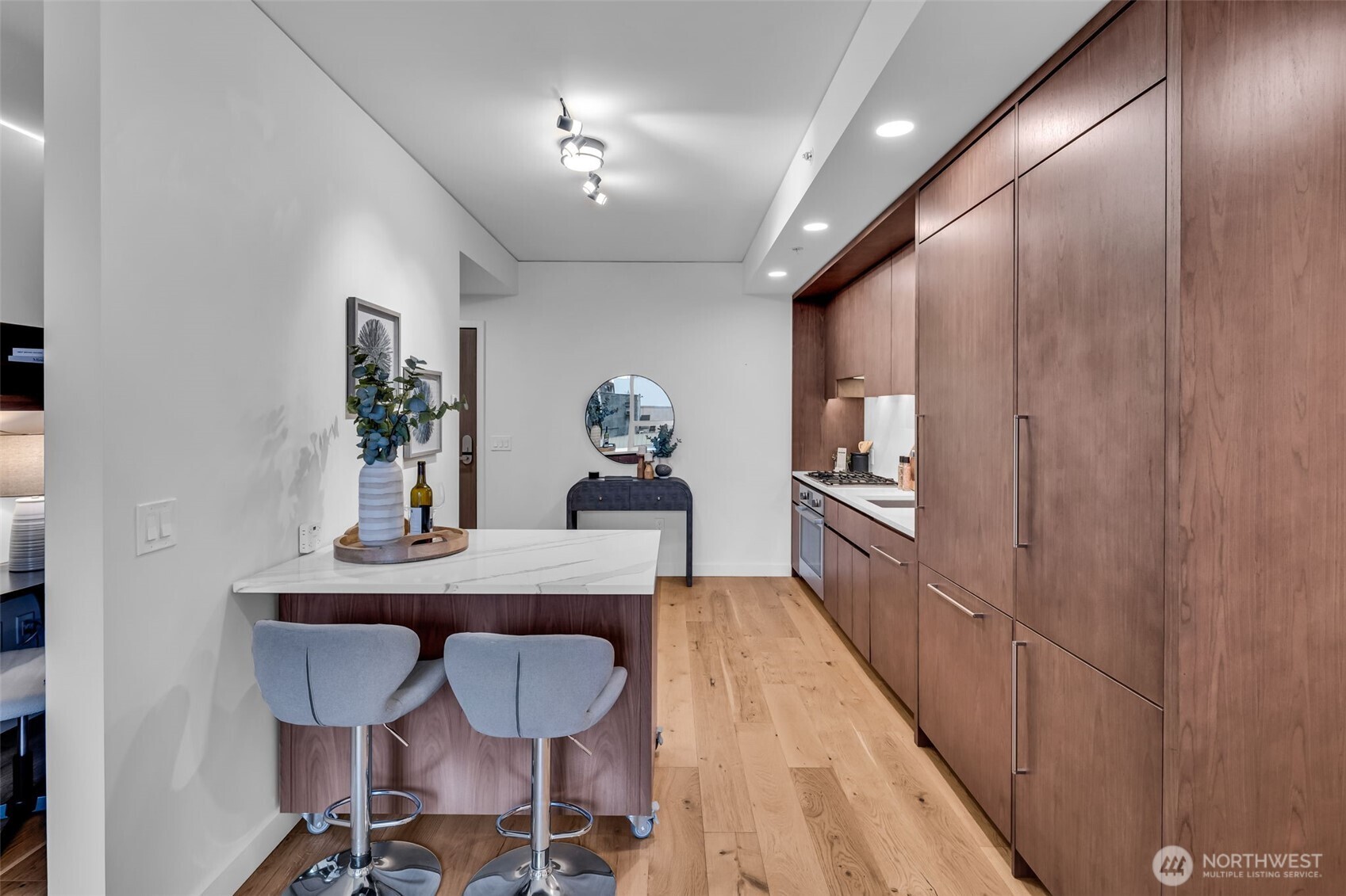 121 Stewart Street Unit: 1003