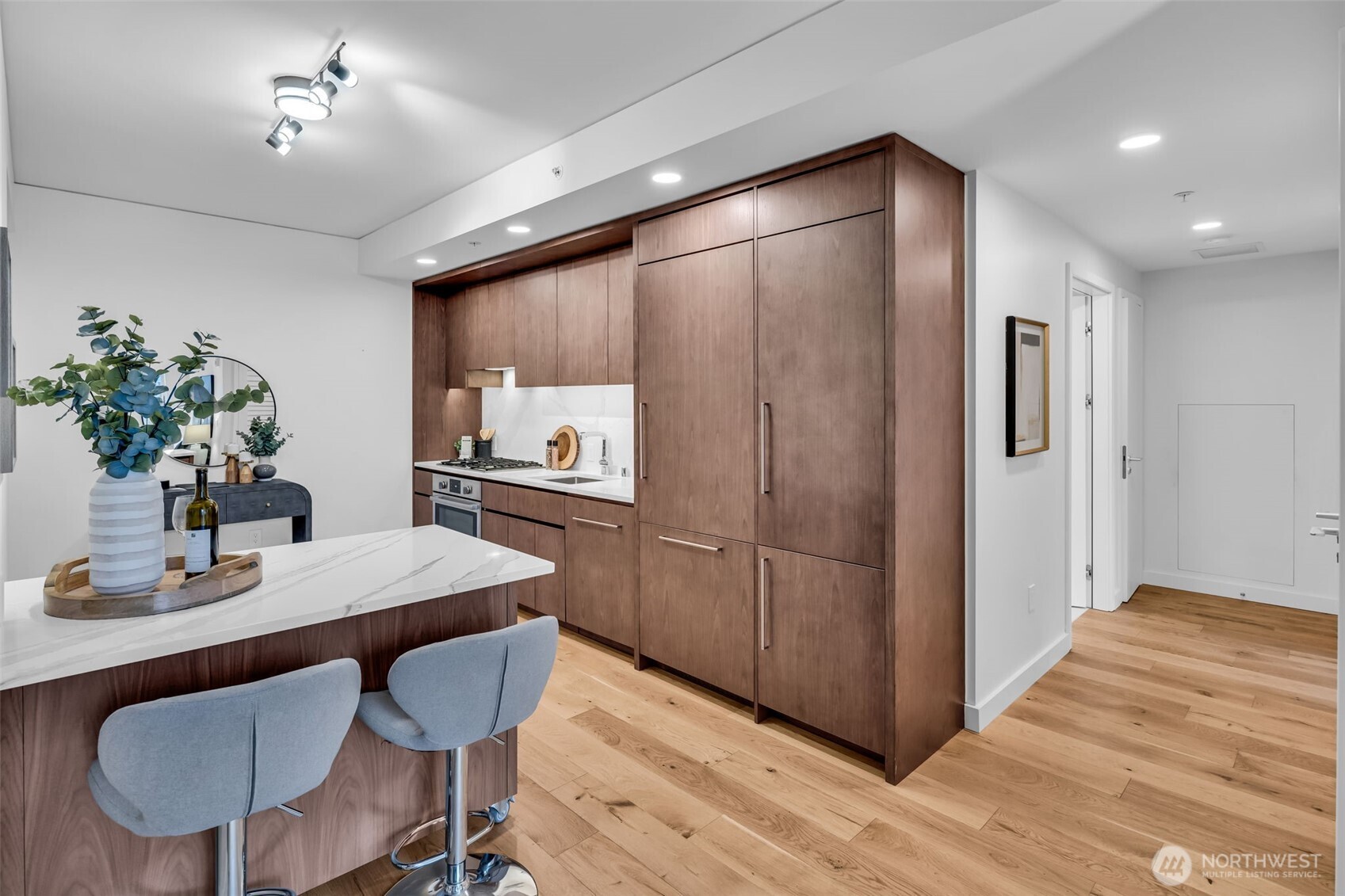 121 Stewart Street Unit: 1003