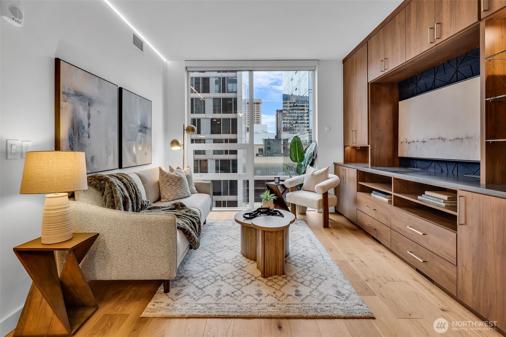 121 Stewart Street Unit: 1003