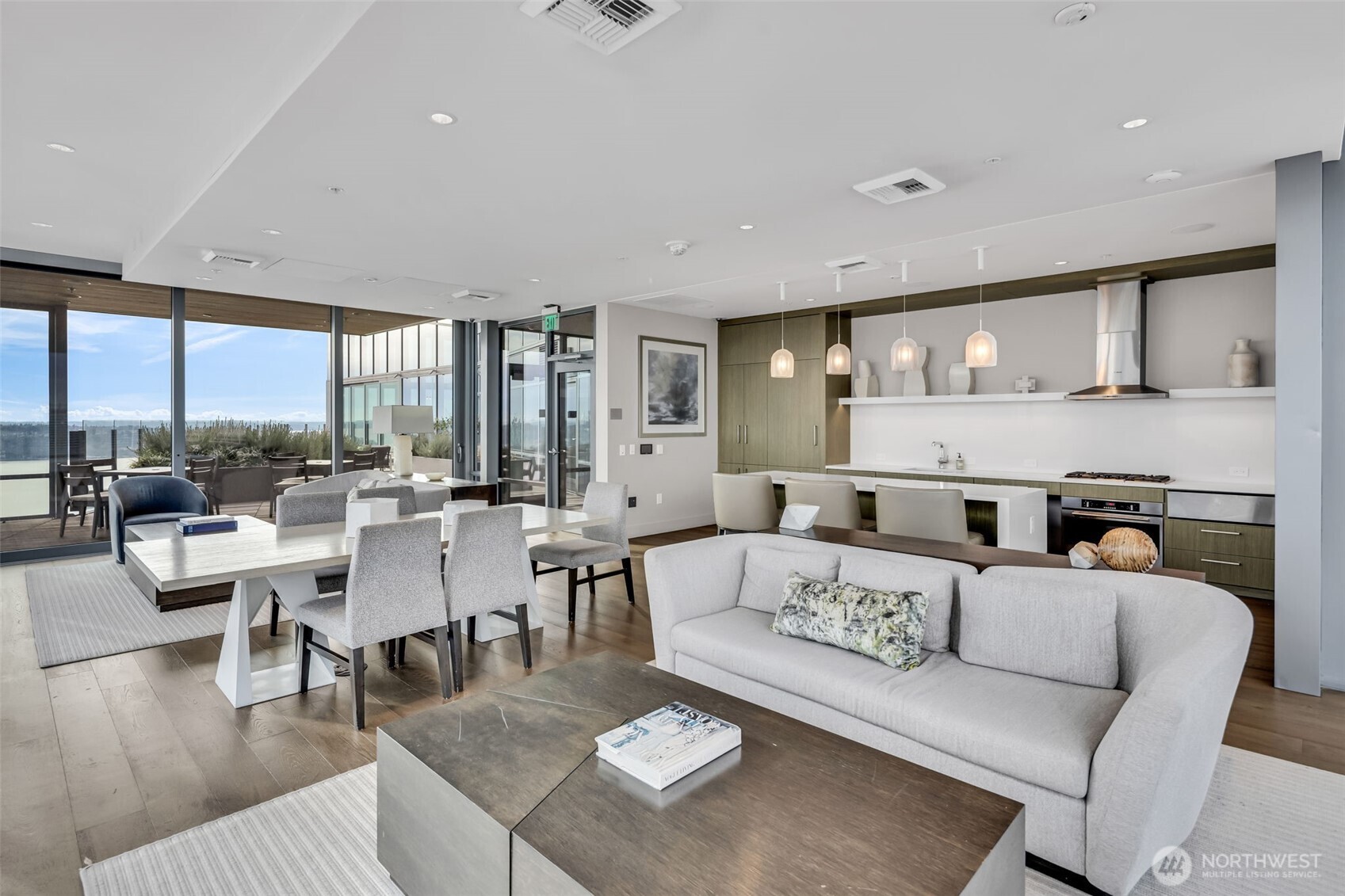 121 Stewart Street Unit: 1003