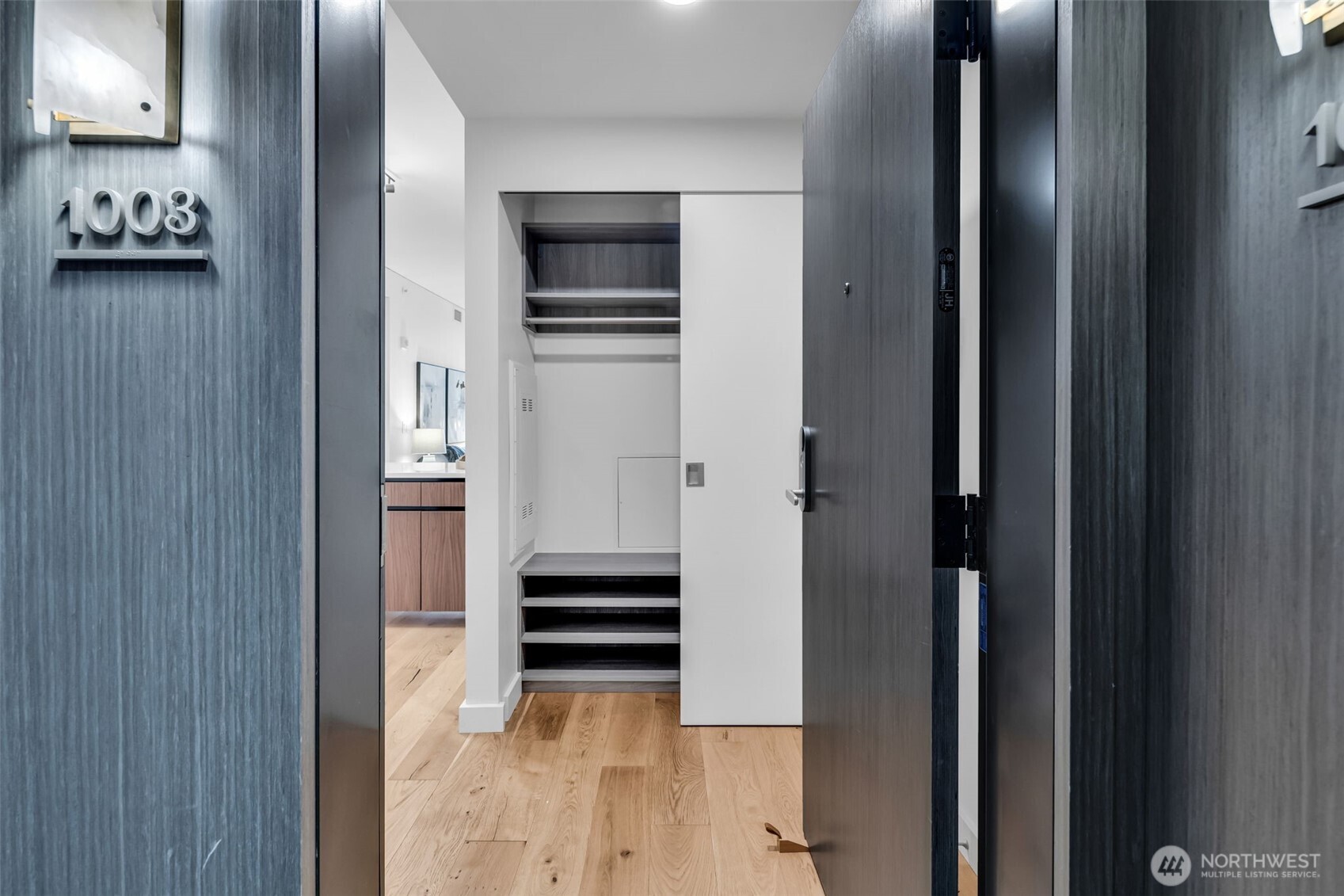 121 Stewart Street Unit: 1003